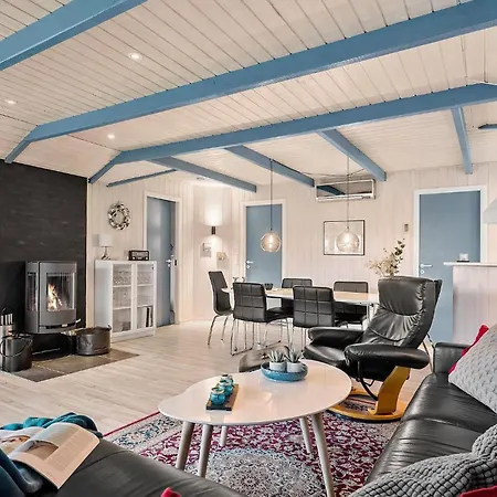 Casa de Férias Cozy In With Sauna Hejls